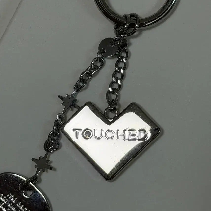 [BUNJANG] Touched 2025 Attraction Concert Official MD Goods Heart Metal Keyring / 터치드 공식 MD 굿즈 하트 금속 키링