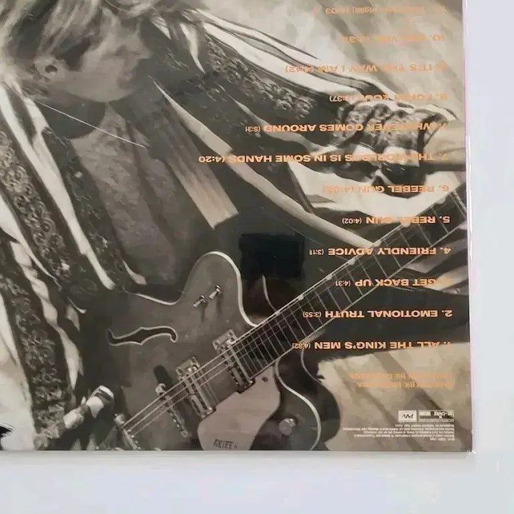 [BUNJANG] Tom Cochrane Mad Mad World LP / Tom Cochrane LP/ 톰 코크란  - Mad Mad World/ 가사집 있음/ NM