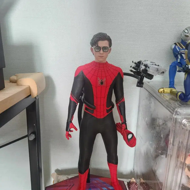 [BUNJANG] Hot Toys Spider-Man Upgraded Suit (Custom Neck) / 핫토이 스파이더맨 업그레이드 슈트(커스텀 넥)