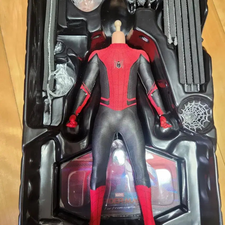 [BUNJANG] Hot Toys Spider-Man Upgraded Suit (Custom Neck) / 핫토이 스파이더맨 업그레이드 슈트(커스텀 넥)
