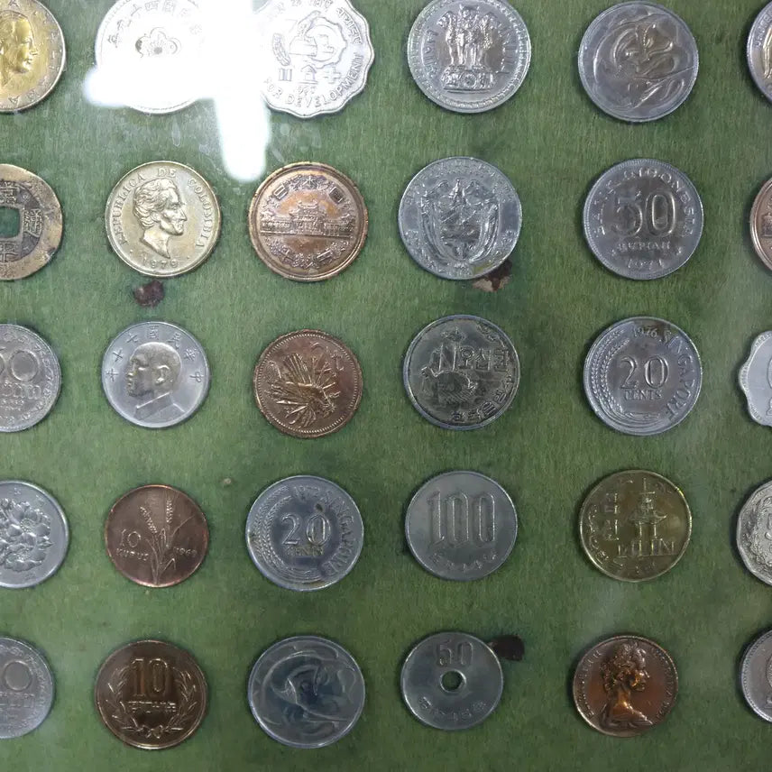 [BUNJANG] Framed Collection of 108 World Coins / 국내외 해외 각종 주화108점 액자 표구작품