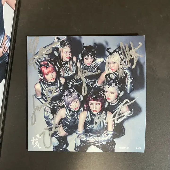 [BUNJANG] XG Autographed LP Album with Message / XG 엑스지 친필 싸인앨범 LP 메시지포함 판매 ㅂㅁ