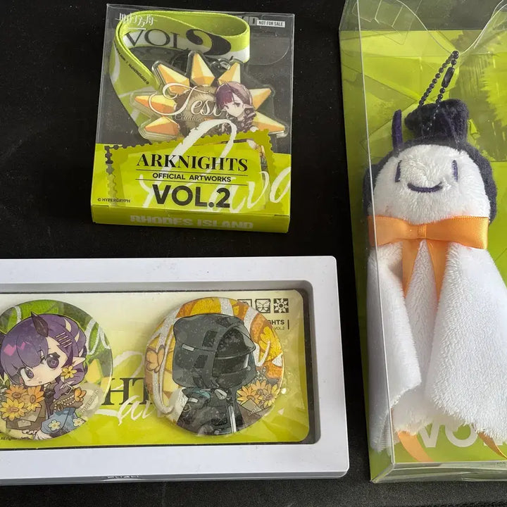[BUNJANG] Arknights Official Goods Artbook Vol. 2 Special Edition Lava Can Badge, Acrylic, Plush Doll / 명일방주 공식 굿즈 설정집 2탄 특전 라바 캔뱃지 아크릴 인형