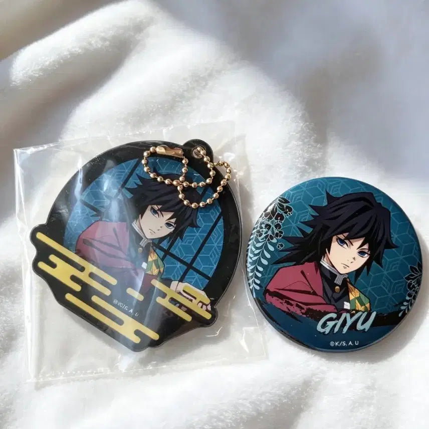 [BUNJANG] Demon Slayer: Kimetsu no Yaiba Giyu Tomioka Acrylic Keychain &amp; Badge Set / 귀멸의 칼날 토미오카 기유 아크릴 키링 뱃지 세트