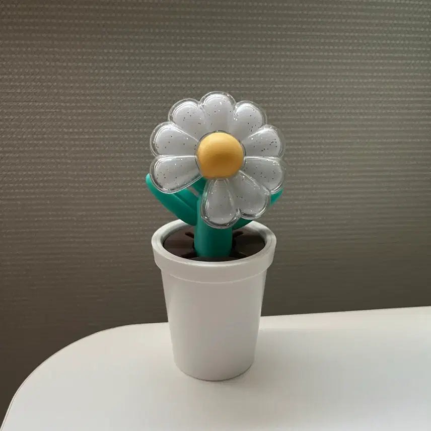 [BUNJANG] G-Dragon Daisy Keyring &amp; BIGBANG Mini Bang Bong Keyring Bundle Set / 지드래곤 데이지 키링 &amp; 빅뱅 미니 뱅봉 키링 일괄 판매합니다.