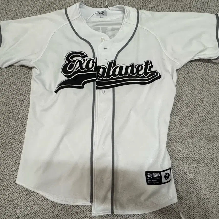 [BUNJANG] EXO Sehun Uniform T-Shirt (Size M) / EXO 엑소 플래닛 세훈 유니폼 M