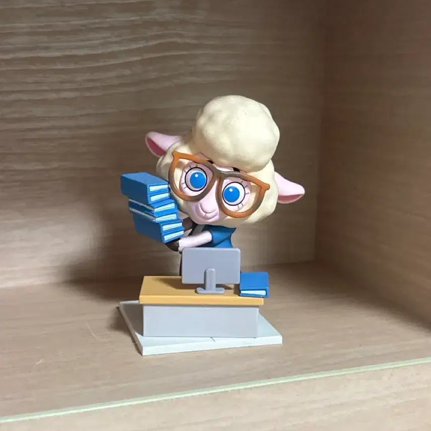 [BUNJANG] Zootopia Bellwether Figure / 주토피아 벨웨더 피규어