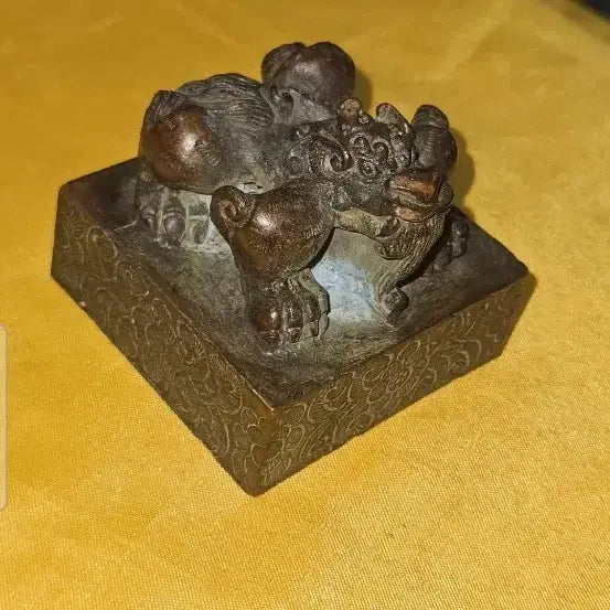 [BUNJANG] Bronze Auspicious Beast Seal with Inscription / 청동 서수뉴 보관 및 낙관