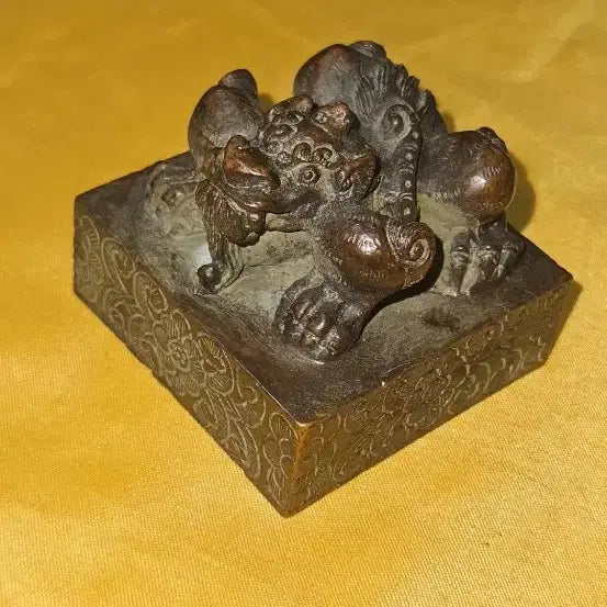 [BUNJANG] Bronze Auspicious Beast Seal with Inscription / 청동 서수뉴 보관 및 낙관