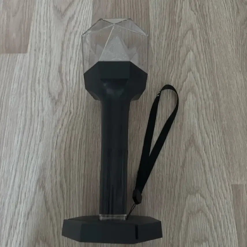 [BUNJANG] MONSTA X Official Light Stick (Version 1) / [급처파격금액] 몬둥이 몬스타엑스 응원봉 아마도 1버전