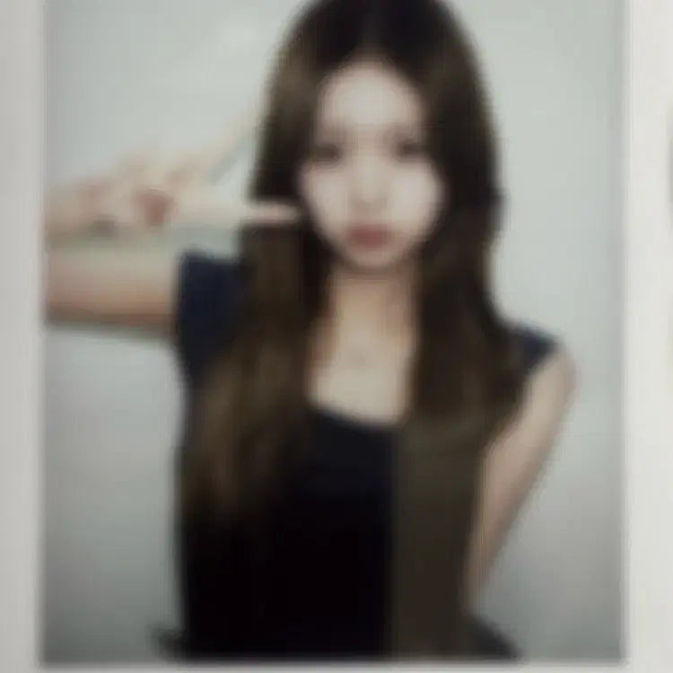 [BUNJANG] TripleS Jueun Signed Polaroid 260726 / 트리플에스 주빈 260726 싸인 폴라로이드