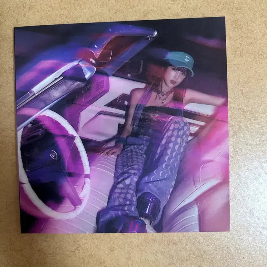 [BUNJANG] Choi Yena Smartphone Photobook (Phone Ver.) / 최예나 스마트폰 포토북 phone ver (cd 포스터 가사페이퍼 데코스티커 팝업카드 포함)
