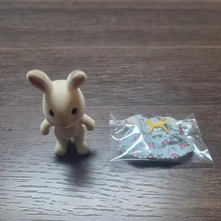 [BUNJANG] Sylvanian Families Chocolate Rabbit Girl / 실바니안 초코토끼 소녀