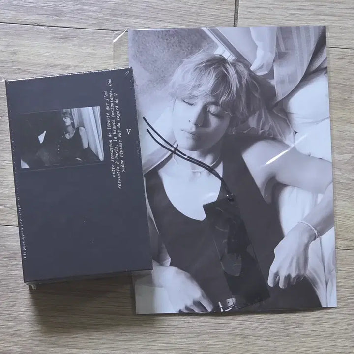[BUNJANG] BTS V Type 1 Reve Photobook (Sealed) / (미개봉) 방탄소년단 뷔 Type 1, Reve 포토북