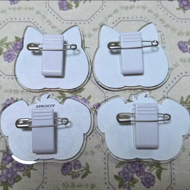 [BUNJANG] Attack on Titan Levi Hanji Acrylic Clip Badge Set / 진격의거인 리바이 한지 아크릴 클립 뱃지 리바한지
