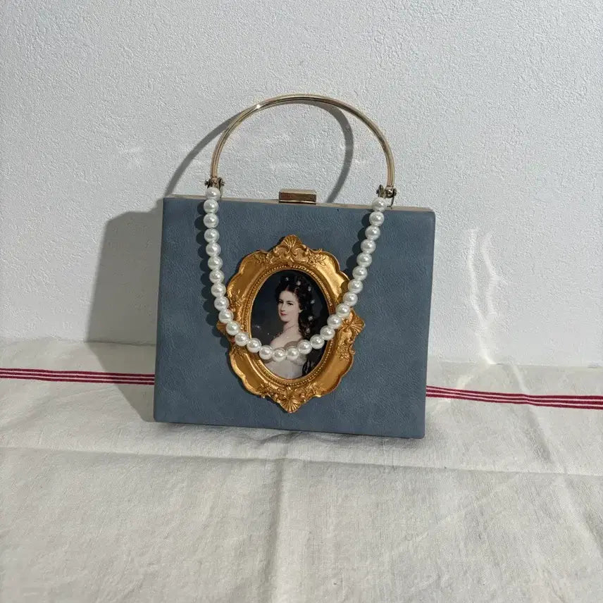 [BUNJANG] Baroque Era Woman Portrait Mini Handbag / 바로크시대 여인 초상화 블루 진주 핸드백