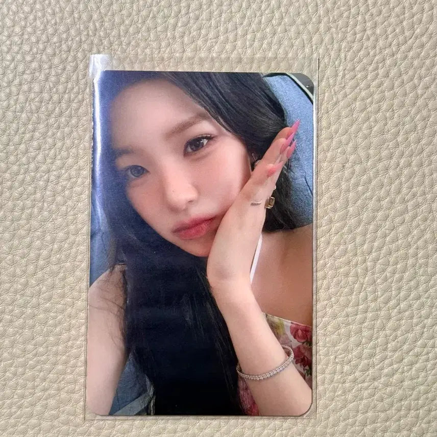 [BUNJANG] fromis_9 Baek Ji-heon Official Music Show Photocard / 프로미스나인 공방 포카 백지헌