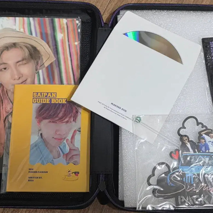 [BUNJANG] BTS 2018 Summer Package in Saipan Photobook Bundle Set / 방탄소년단 BTS 2018 썸머 패키지 - 아웃케이스 블랙