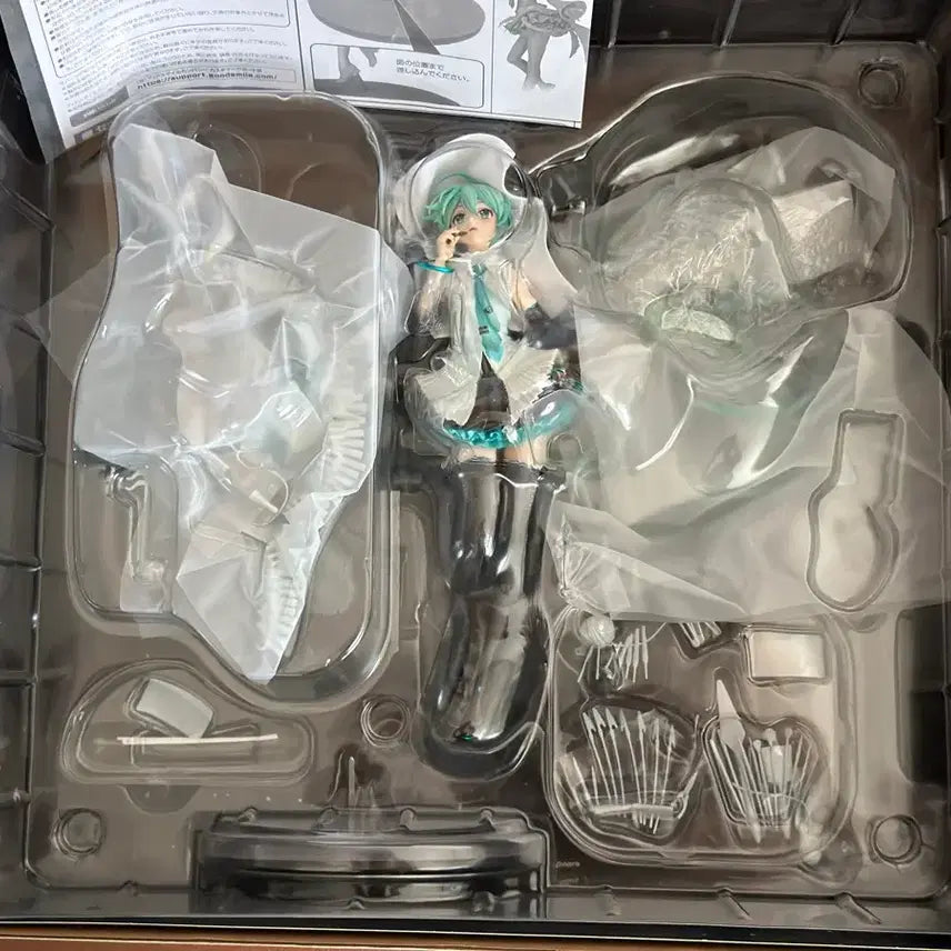 [BUNJANG] Hatsune Miku 16th Anniversary Scale Figure / 하츠네 미쿠 16주년  스케일 피규어