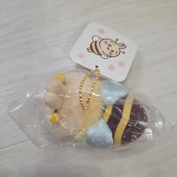 [BUNJANG] Chikawa Honeybee Mascot Usagi (Sealed) / 미개봉 치이카와 꿀벌 마스코트 우사기 꿀벌