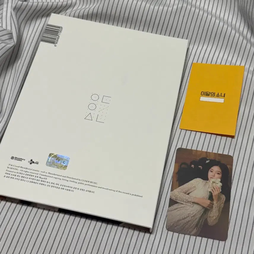 [BUNJANG] LOONA Yves Signed Polaroid Photocard / 이달의 소녀 이달소 이달의소녀 포카 앨범 포카 싸폴 싸인 폴라로이드 이브