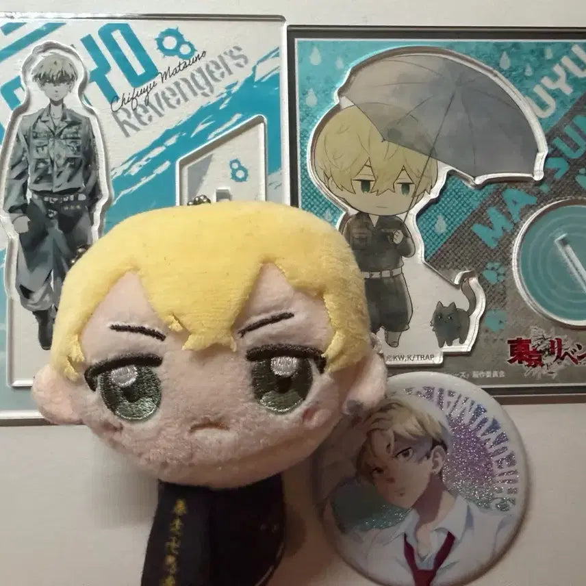 [BUNJANG] Tokyo Revengers Chifuyu Acrylic Can Badge &amp; Plush Doll Bundle / 도쿄리벤저스 치후유 아크릴 캔뱃지 인형 굿즈 일괄 판매