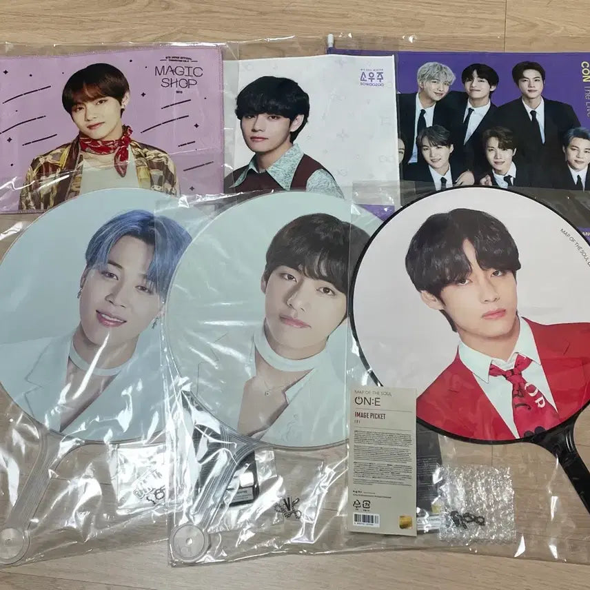 [BUNJANG] BTS Image Picket &amp; Lightstick Bundle Set / 방탄소년단 이미지 피켓/플로그 일괄판매