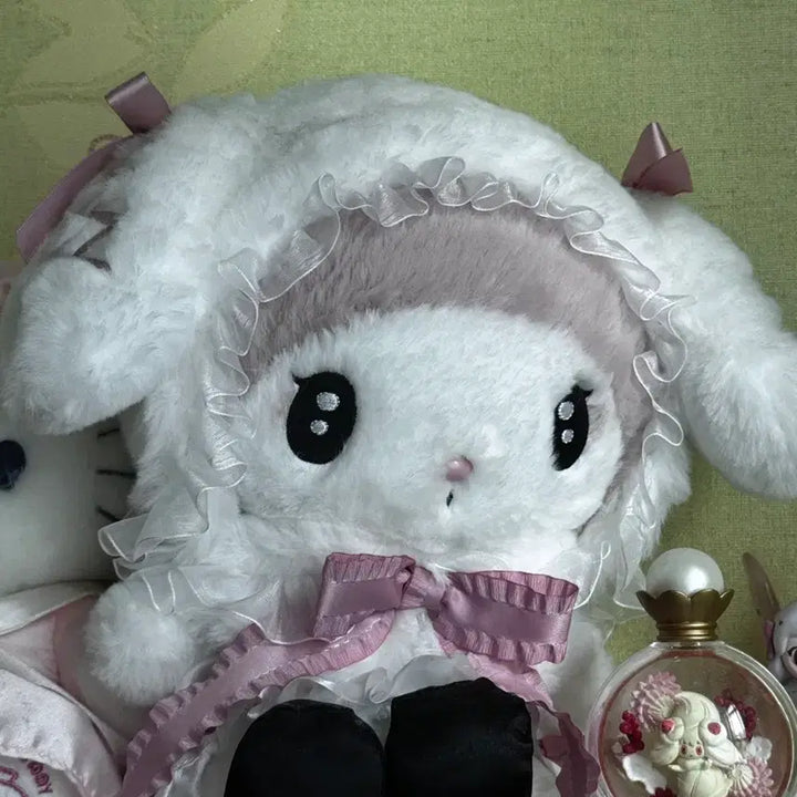 [BUNJANG] My Melody Medium Plush Doll (Dahlbam Merokuro Vol. 3) / [연휴할인] 달밤의 메로쿠로 3탄 마이멜로디 중형 누이구루미 인형