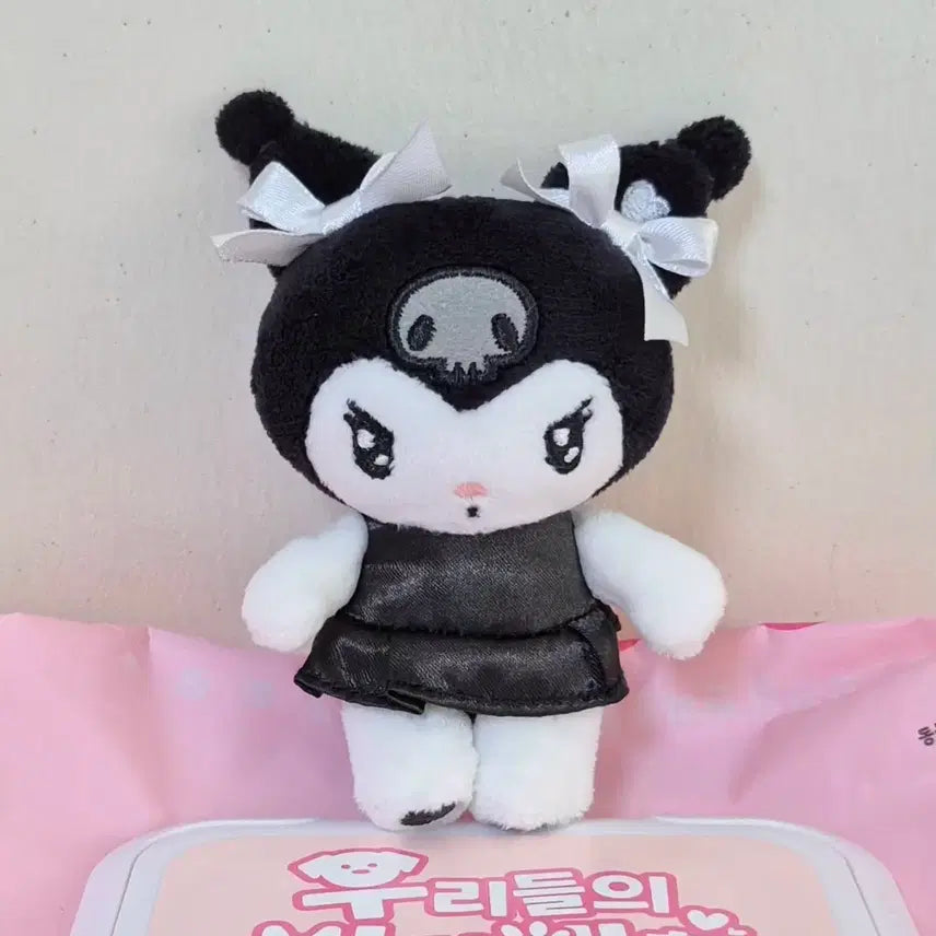 [BUNJANG] Sanrio Kuromi Black White Ribbon Doll Keychain / 산리오 쿠로미 블랙 화이트 리본 인형 키링