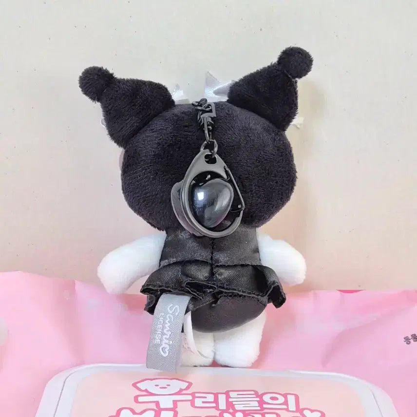 [BUNJANG] Sanrio Kuromi Black White Ribbon Doll Keychain / 산리오 쿠로미 블랙 화이트 리본 인형 키링