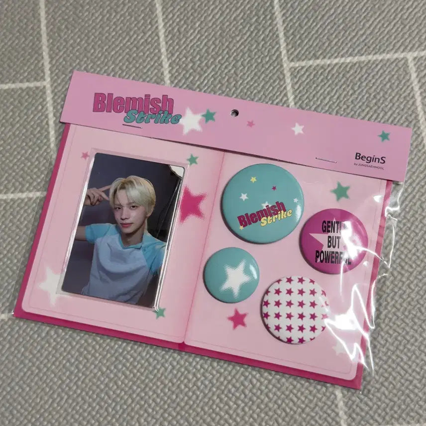 [BUNJANG] Blemish Strike Photocard and Badge Set / Blemish Strike 포토카드 뱃지 세트