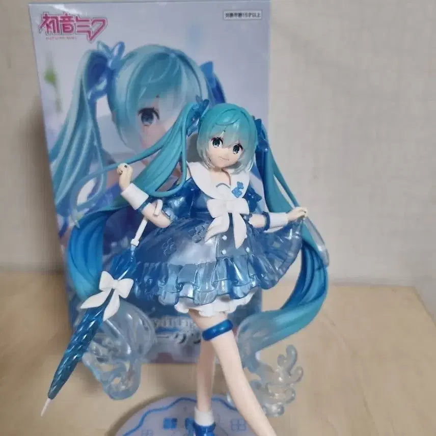 [BUNJANG] Hatsune Miku Rainy Dance Figure (Display Item, Opened) / [개봉전시품] 후류 하츠네 미쿠 레이니댄스 피규어