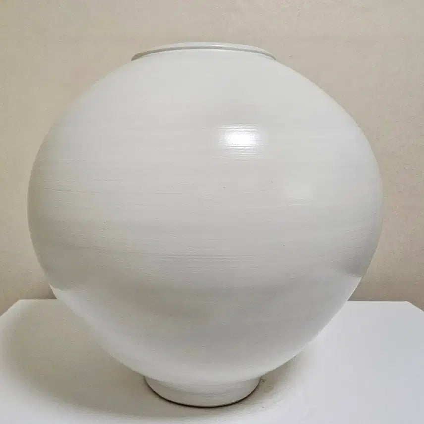 [BUNJANG] Matte Large Moon Jar (Height 49cm) / 무광 대형 달항아리 4번 (높이 49cm)