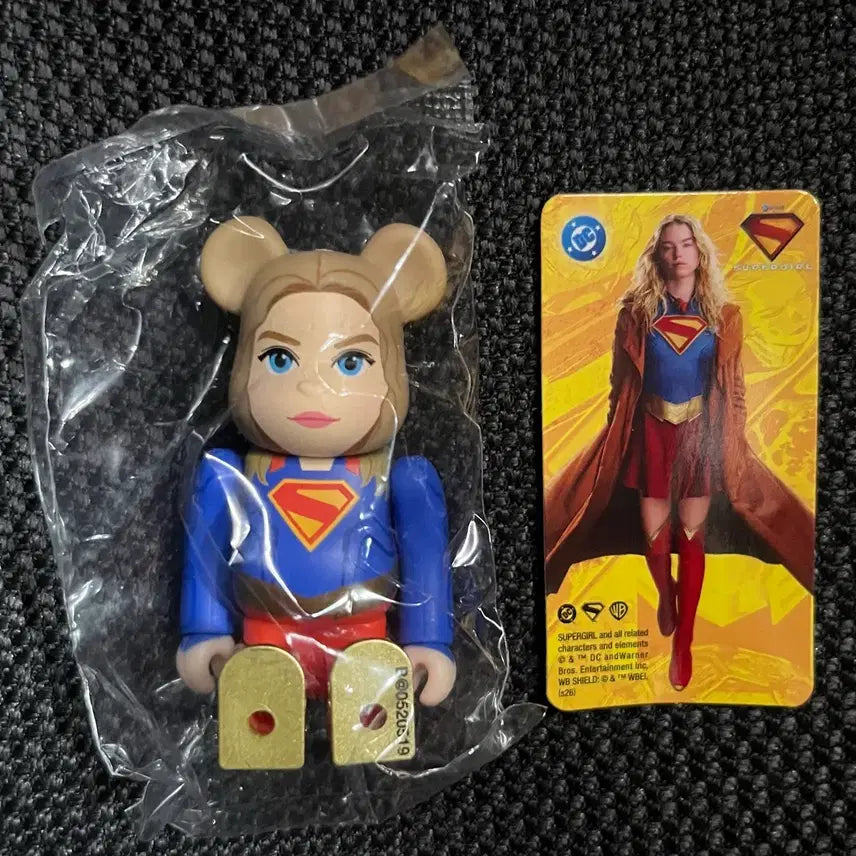 [BUNJANG] Bearbrick Series 52 Supergirl / 베어브릭 52탄 히어로 슈퍼걸