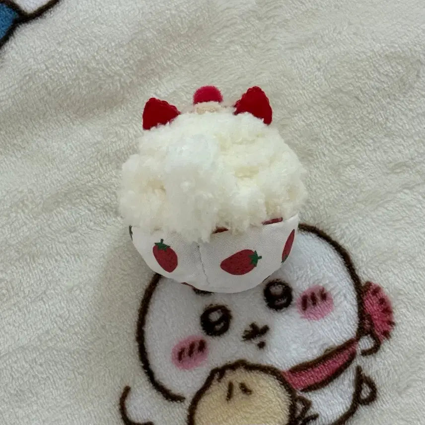[BUNJANG] Youingmui Condensed Milk Strawberry Cat Bingsu Plush Doll / 유잉무이 연유딸기고양이빙수 인형