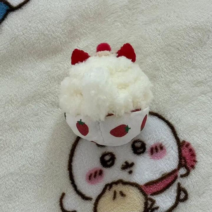 [BUNJANG] Youingmui Condensed Milk Strawberry Cat Bingsu Plush Doll / 유잉무이 연유딸기고양이빙수 인형