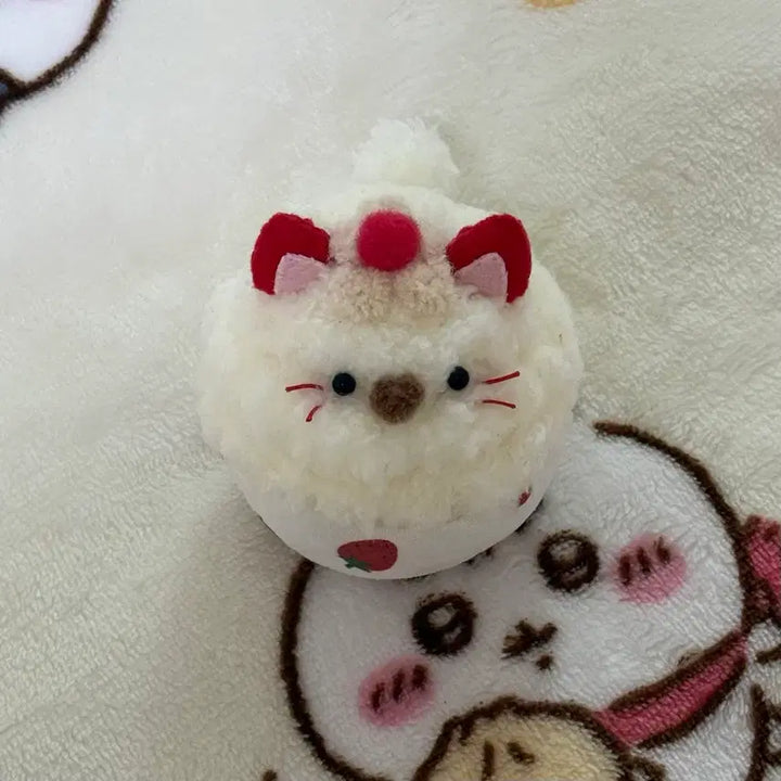 [BUNJANG] Youingmui Condensed Milk Strawberry Cat Bingsu Plush Doll / 유잉무이 연유딸기고양이빙수 인형