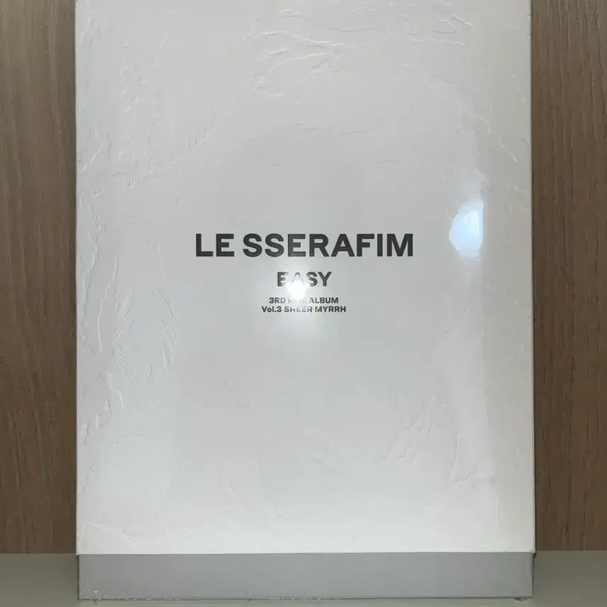 [BUNJANG] LE SSERAFIM EASY Album (Sealed) / 미개봉 르세라핌 이지 앨범
