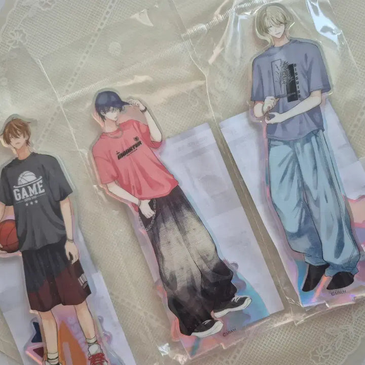 [BUNJANG] Miyuki Mitsubachi Fair Acrylic Stand &amp; POB Bundle (Naruse/Kaya/Issei) / 미츠바치 미유키 작가님 페어 아크릴 및 특전 일괄(나루세/카야/잇세이)