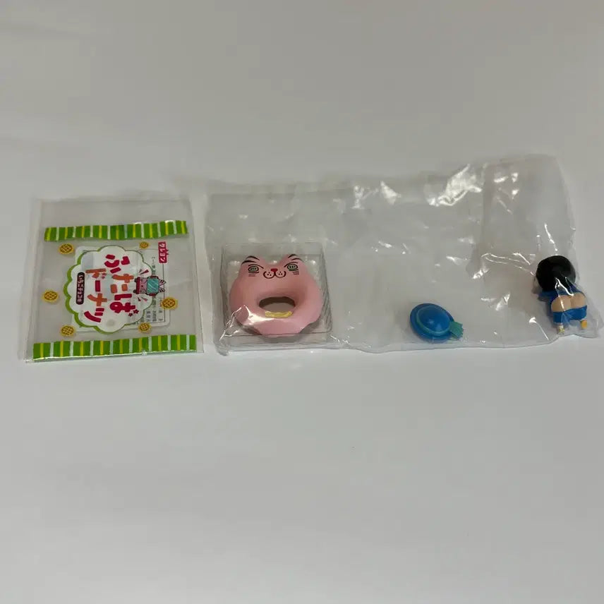 [BUNJANG] Crayon Shin-chan Snack Party Donut Figure / 짱구 리멘트 스낵 간식파티 단품 도넛 짱구 피규어