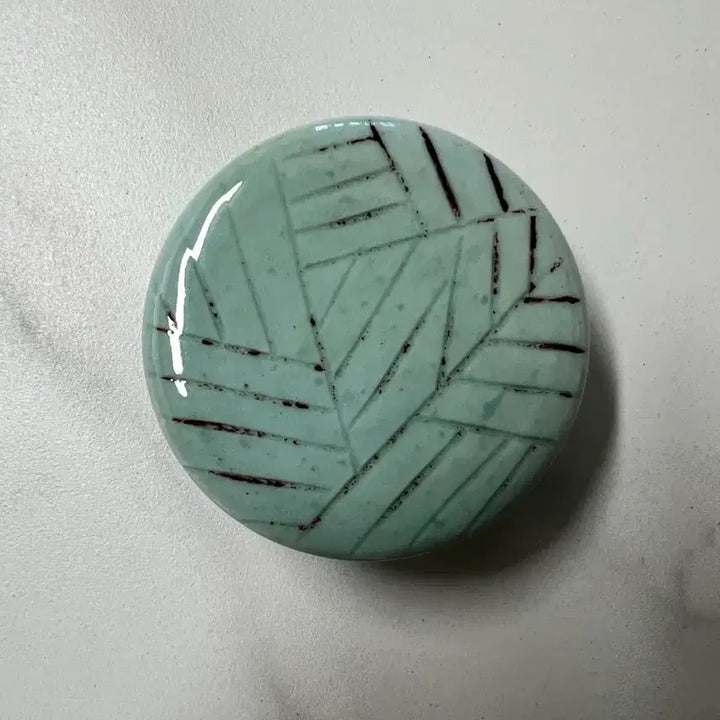 [BUNJANG] Handmade Celadon Porcelain Mini Dish (Diameter 7cm, Height 3cm) / [새상품] 수제 셀라돈 도자기 미니 굽다시 (지름 7cm, 높이 3cm)
