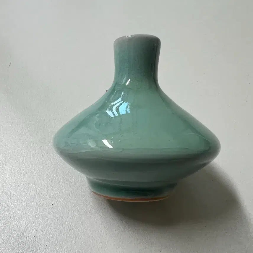 [BUNJANG] Handmade Celadon Porcelain Mini Vase (Single Flower Vase) / [새상품] 수제 셀라돈 도자기 미니 화병 / 일륜병 (지름 6cm, 높이 5cm)