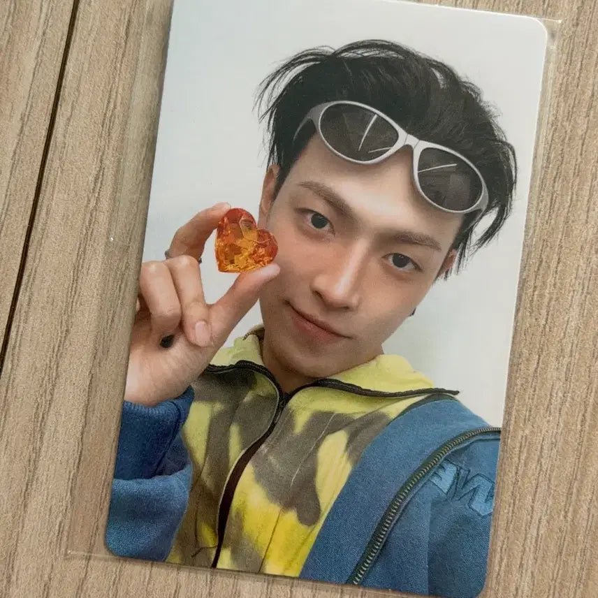 [BUNJANG] ATEEZ Aniteez in Color Offline Pop-up Hongjoong POB Photocard / 에이티즈 애니티즈인컬러 온라이 팝업 홍중 특전 포카