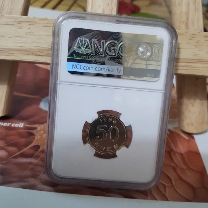 [BUNJANG] 1998 50 Won Coin NGC Graded MS62 Rare Rotation Error / 미사용50 주 62 등급 회전에러