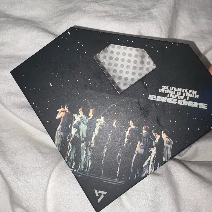 [BUNJANG] SEVENTEEN An Ode Concert Carat Zone + Moon Glasses / 뉴앙콘 캐럿존 + 문글라스