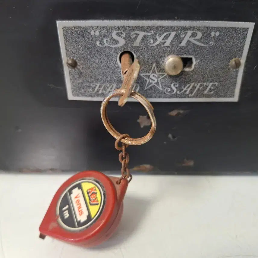 [BUNJANG] Vintage Tinplate Safe Money Box / 근대사 수집 자료 옛날 민속품 철재 양철 빈티지 금고 돈통