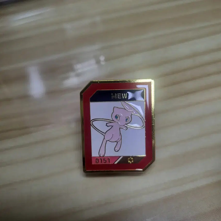 [BUNJANG] Pokemon Isak Toast Metal Badge Mew / 포켓몬스터 이삭토스트 메탈 뱃지 뮤
