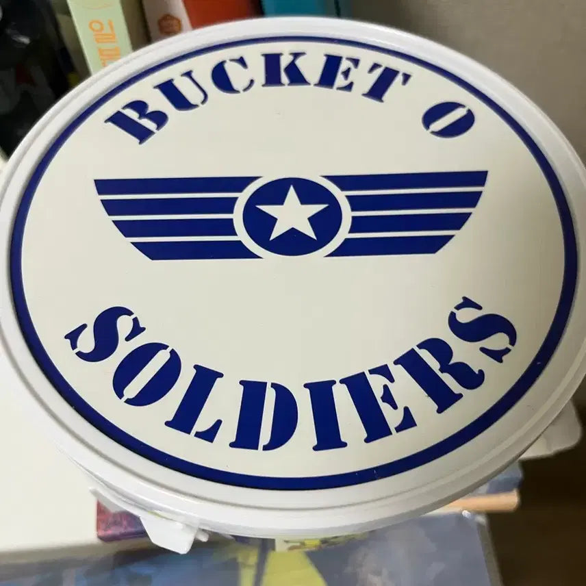[BUNJANG] Toy Story Soldier Figure Bucket (71 Pieces) / 토이스토리 군인 피규어 버켓 솔져