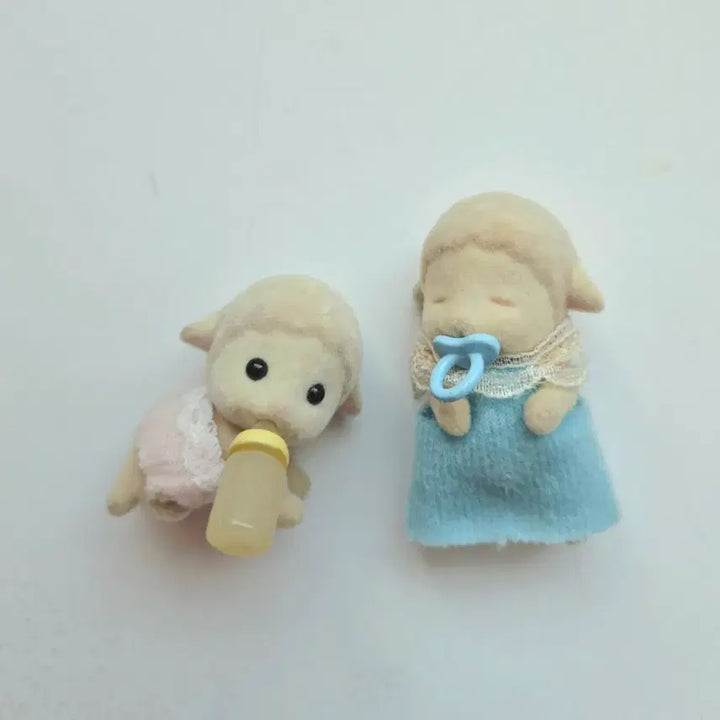 [BUNJANG] Sylvanian Families Old Sleeping Lamb Baby Set / 실바니안 패밀리 올드 양 슬리핑 아기