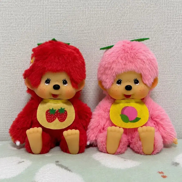 [BUNJANG] Monchhichi Fruit Series Strawberry &amp; Peach Bundle Set / (새상품)과일 시리즈 딸기&amp;복숭아 몬치치 일괄판매